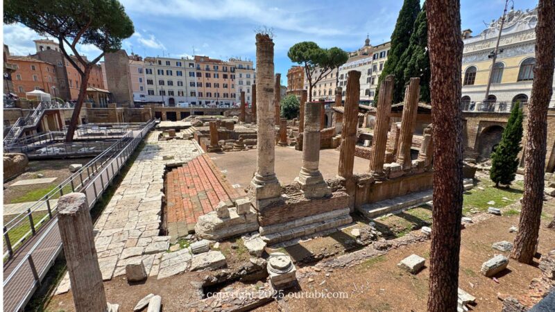 トッレ・アルジェンティーナ広場(Largo di Torre Argentina)