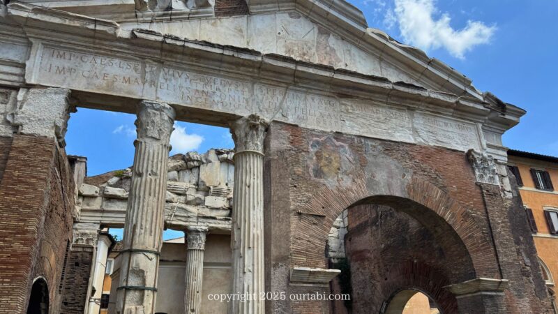オッタヴィーアのポルティコ(Portico di Ottavia)